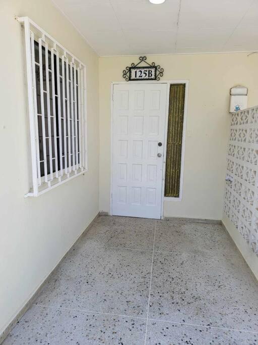 Welcome To Our Cozy Apartment! Willemstad Esterno foto